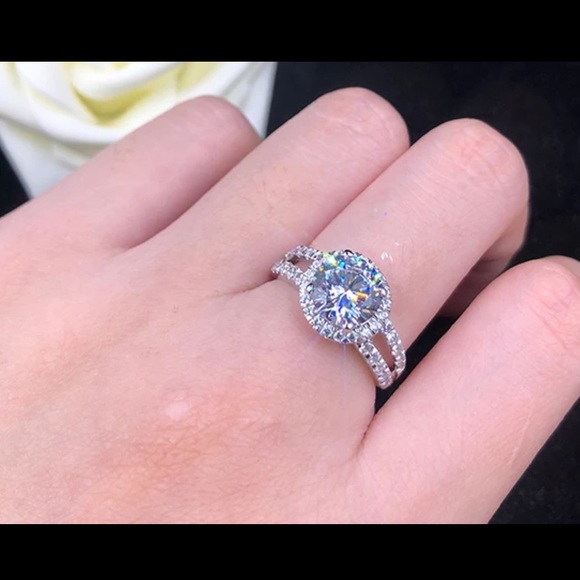 925 STERLING SILVER 2CTW CUBIC ZURCON HALO RING - Picture 3 of 3